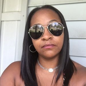 Meet your Posher, Janeal